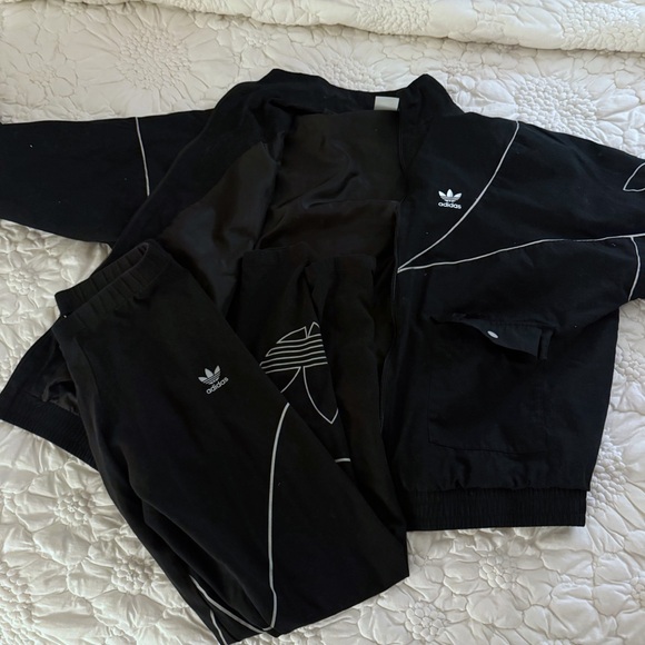 Adidas Originals Black Panelled Track jacket with Matching Leggings - Picture 5 of 8